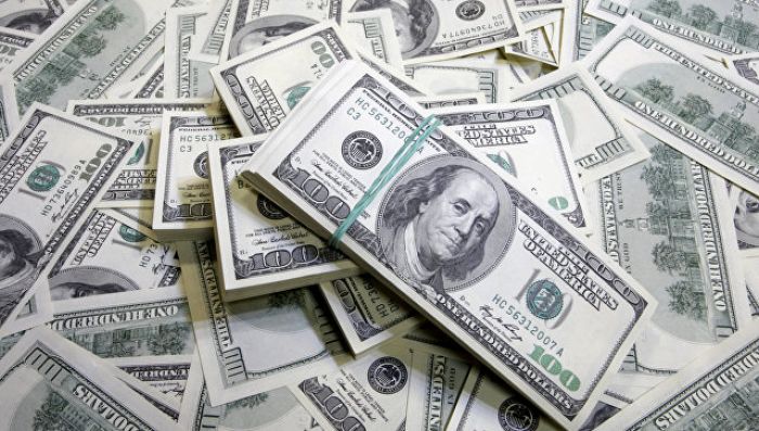 Казахстанцы в августе скупили валюту на 313,6 млрд тенге 
