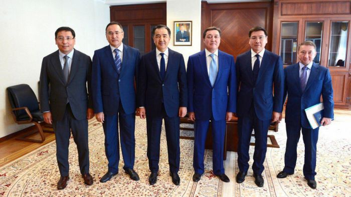 Бакытжан Сагинтаев распределил обязанности между своими заместителями 