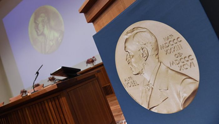 Нобелевскую премию по экономике присудили за изучение принятия решений 