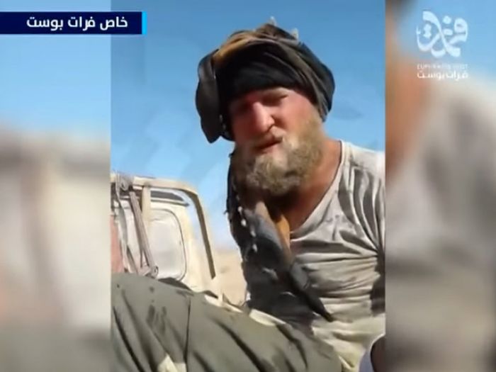 "Я русский, у меня есть информация об оружии": опубликовано видео допроса захваченного ИГ* казака