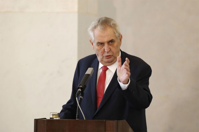 Скандал в ПАСЕ: президент Чехии призвал узаконить "аннексию" Крыма  