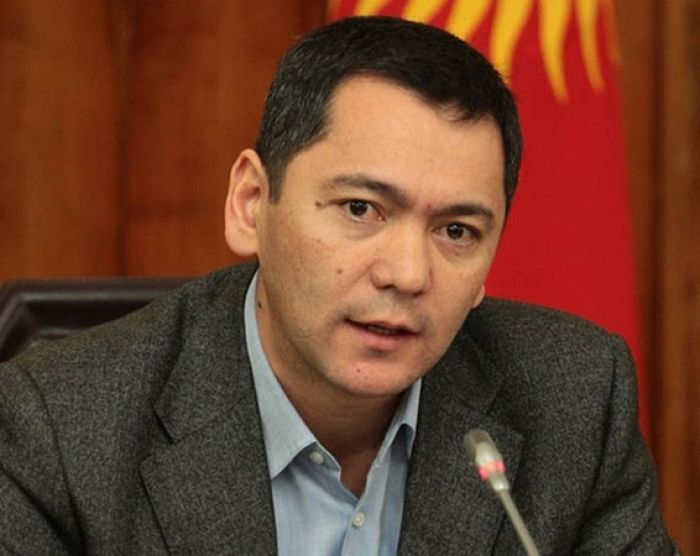 Казахстанец проник в дом кандидата в президенты Омурбека Бабанова 