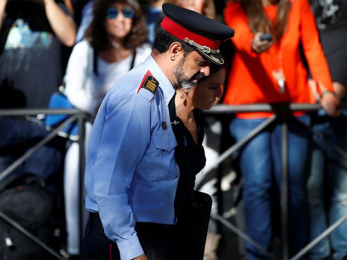 Мадридский суд не стал арестовывать главу полиции Каталонии, обвиняемого в пособничестве сепаратистам