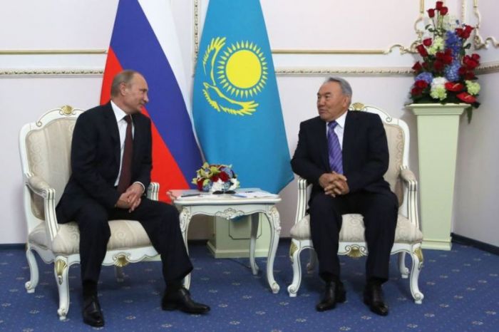 Назарбаев поздравил Путина 