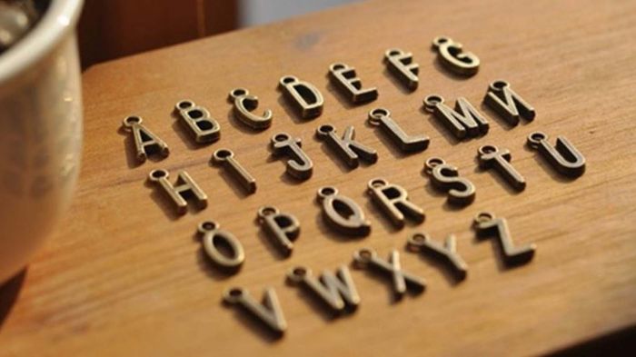 Переход на латиницу сделает казахстанское общество более открытым - сенатор