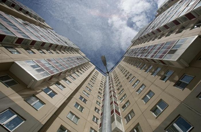 Девушка разбилась насмерть после падения с седьмого этажа в Астане 