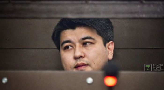 Куандыка Бишимбаева доставили в суд: первое появление после ареста 