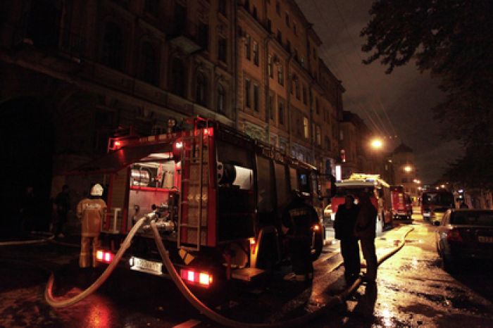 Шесть строителей из Средней Азии погибли при пожаре в бытовке в Москве 