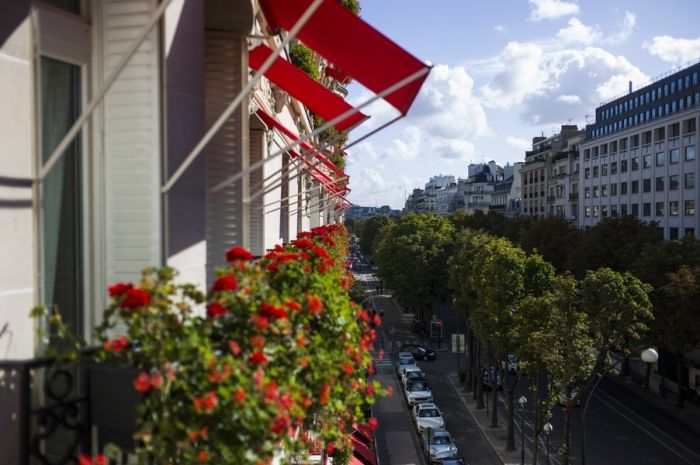 Представитель Правительства РК купил в Париже элитную квартиру за 65 млн евро 