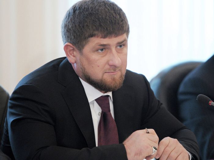 В Чечне задерживают за употребление алкоголя и требуют принести извинения Кадырову
