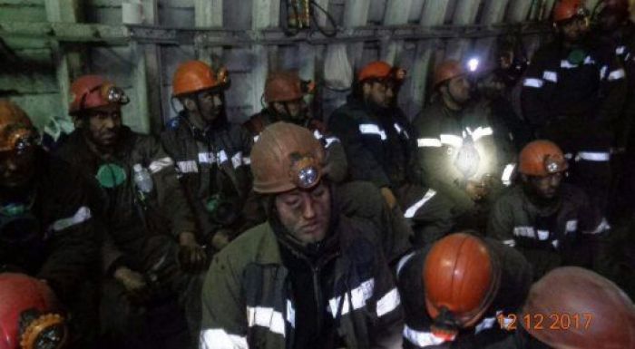 Бастующих шахтёров поддерживает весь Шахтинск 