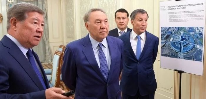 Президент наградил Есимова 