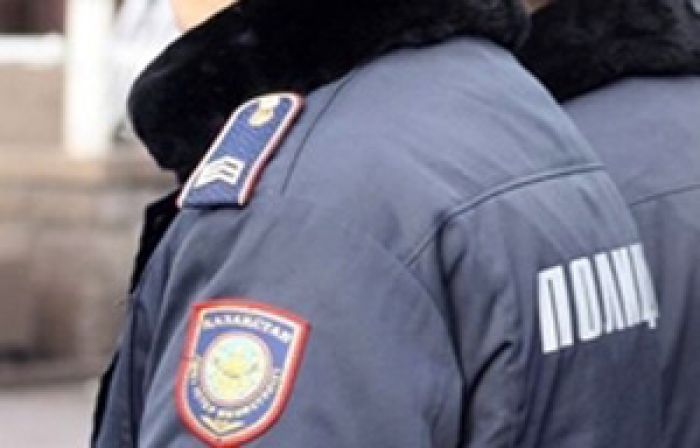 Полицейский ранен при задержании преступников в Павлодарской области 