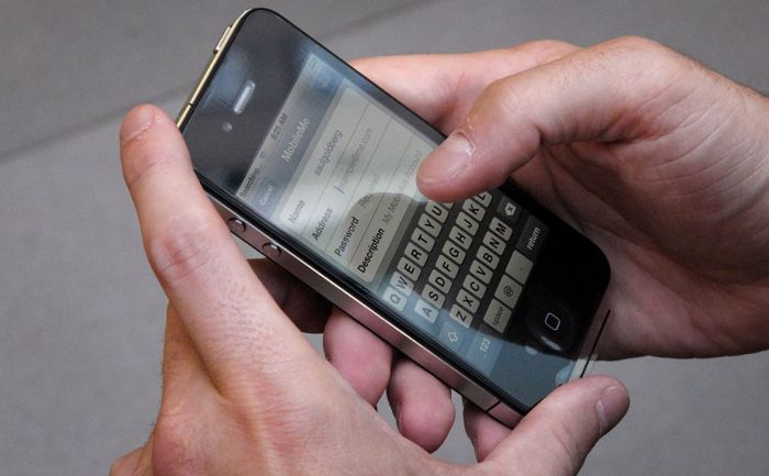 Apple извинилась перед пользователями за замедление работы старых iPhone 