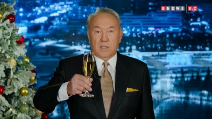 Назарбаев: В 2018 году мы продолжим курс перемен