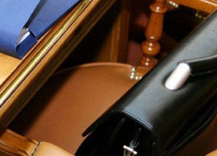 На место начальника