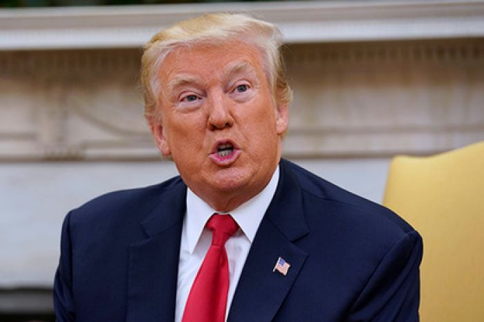 Трамп потребовал 18 млрд долларов на первый этап строительства стены на границе с Мексикой  