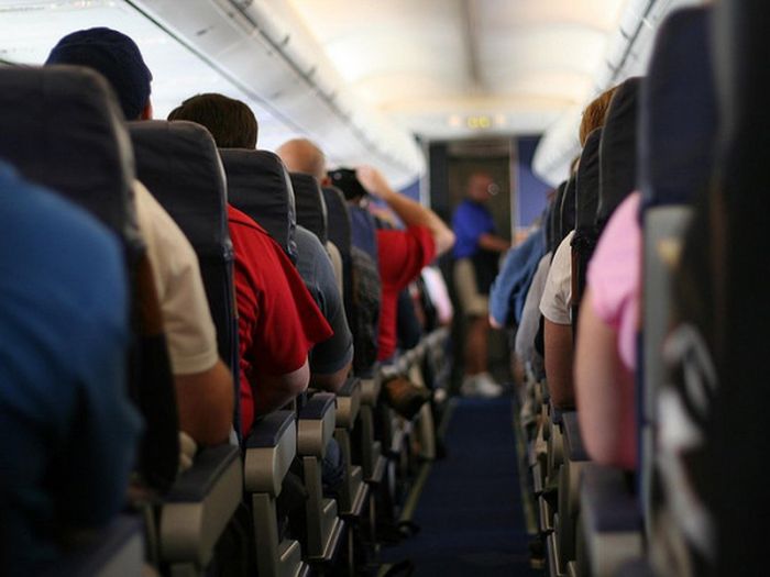 Врачи спасли жизнь пассажирке авиарейса Актау - Тараз 