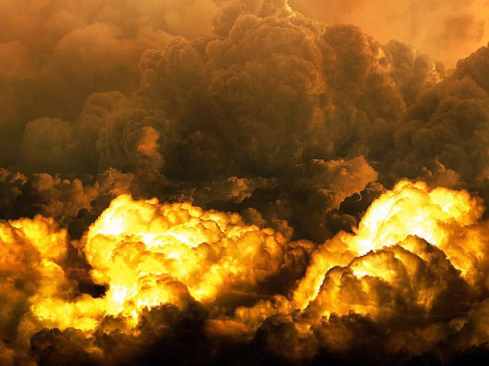 Пятно на месте крушения иранского нефтяного танкера нанесет урон окружающей среде