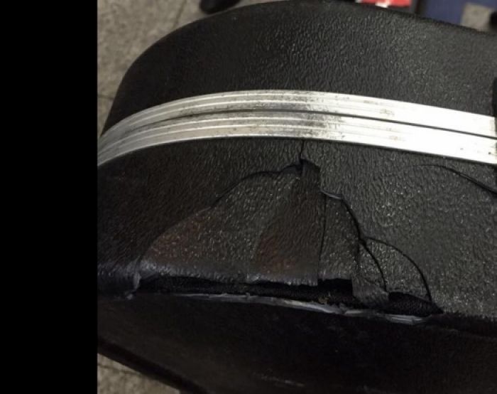 Bek Air извинился за разбитый багаж Ерлана Кокеева