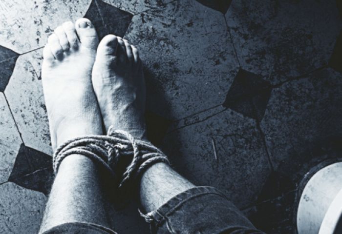 Американская пара держала на цепи 13 своих детей