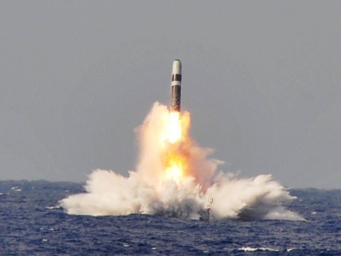 WSJ: Пентагон задумал новую ядерную ракету и боеголовку, которой можно будет "реагировать на российские угрозы" 