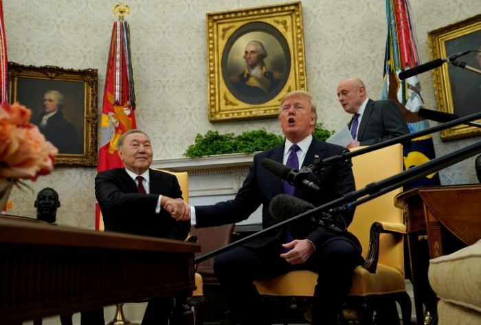 ​Назарбаев поздравил Трампа с рождением девятого внука