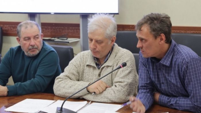 Независимого эколога привлекли к изучению ситуации с "черным" снегом в Темиртау