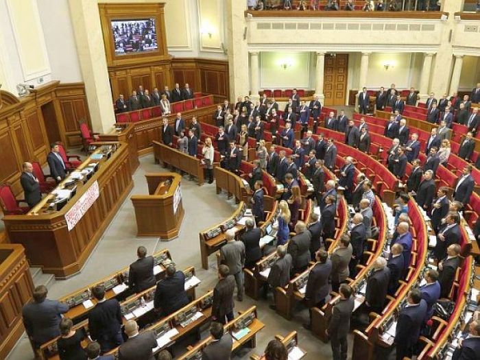 Парламент Украины отказался разорвать договор о дружбе с Россией