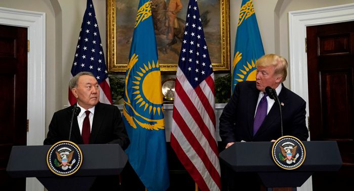 Трамп предложил Назарбаеву перенести переговоры по Донбассу из Минска 