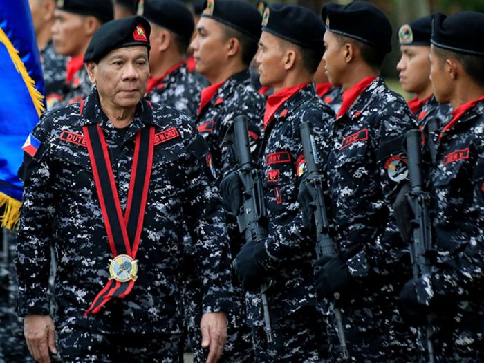 Президент Филиппин объяснил военным, в каком случае его можно пристрелить 