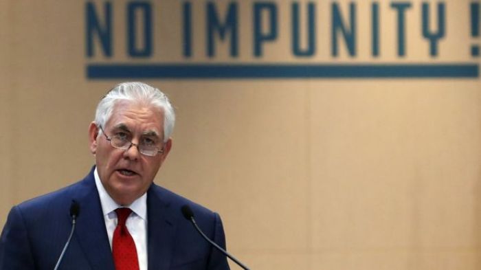 Тиллерсон: Россия несет ответственность за новую химатаку в Сирии 