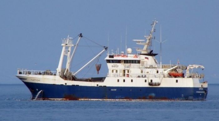 У берегов Приморья пропало рыболовное судно, на борту 21 человек  