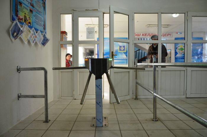 Как охраняем детей в школах