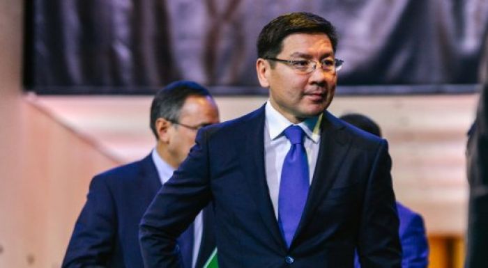 Ты должен объяснять на пальцах - Назарбаев Жумагалиеву 