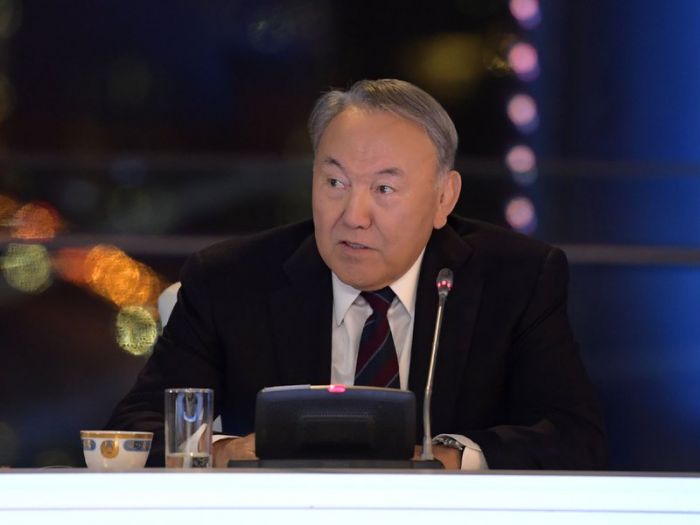 Назарбаев поздравил китайцев с наступающим Новым годом 