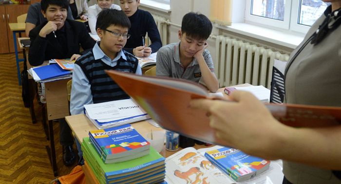 Кто такой "педагог-мастер" и сколько ему будут платить в Казахстане 