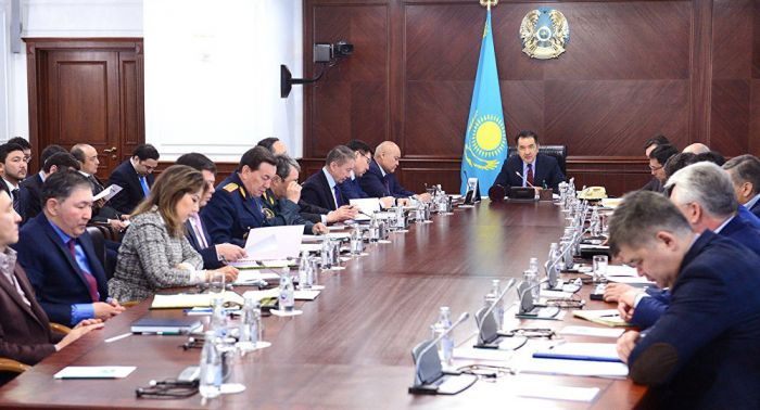 Чиновники отреагировали на слова Назарбаева докладами на казахском языке 