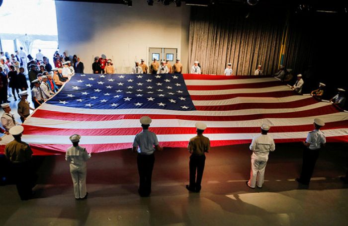 На военной базе США под Вашингтоном 11 человек пострадали после вскрытия подозрительного конверта 