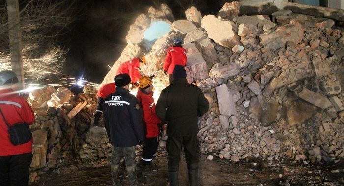 Подъезд пятиэтажного дома обрушился в Кызылорде, жильцы эвакуированы