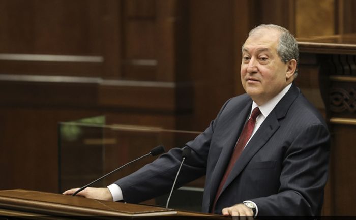 В Армении парламент впервые избрал президента страны