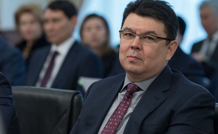 Для нас это тяжелое потрясение - Канат Бозумбаев о задержании в Минэнерго 