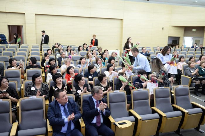 Праздничный форум женщин-нефтяников 