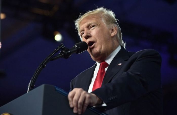 ​Президент США продлил на год санкции против Ирана 