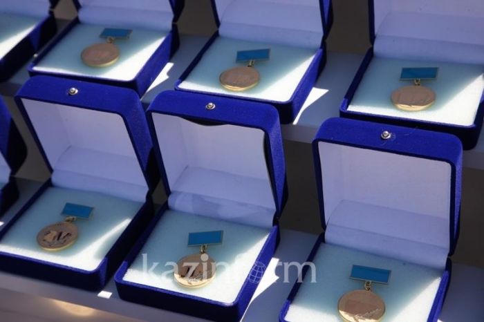 ​Условия распределения грантов обладателям знака «Алтын белгі» изменят в Казахстане 