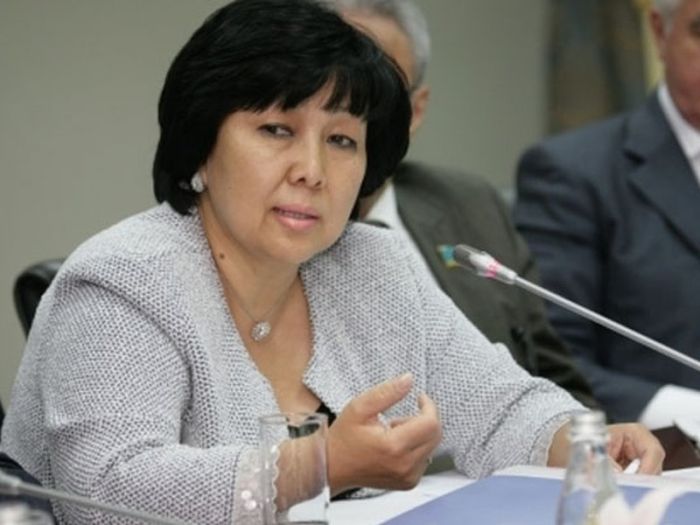 Загипа Балиева встретилась с 7-летним мальчиком из ЮКО 