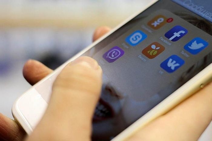 О возможном сбое соцсетей и мессенжеров предупредили в Казахстане 