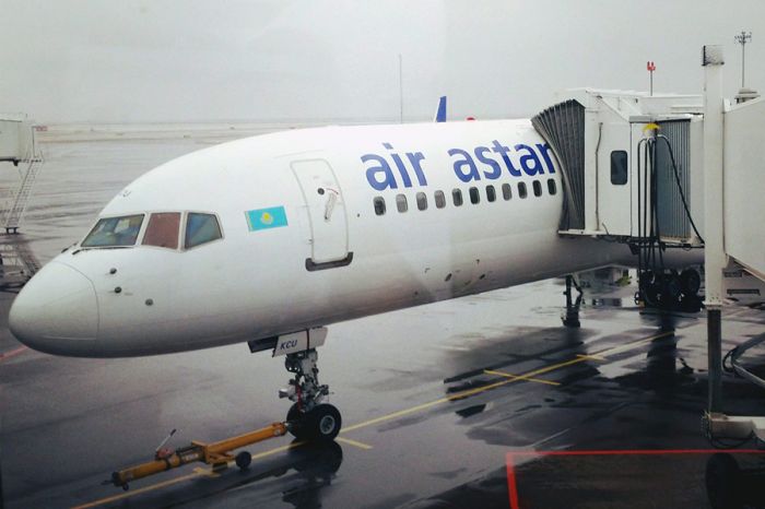 В аэропорту Астаны совершил вынужденную посадку самолёт Air Astana
