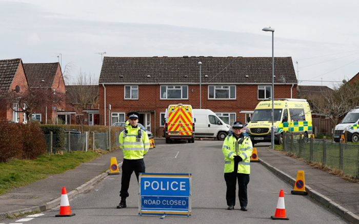 Скотленд-Ярд нашел отравляющее вещество на входной двери дома Скрипалей