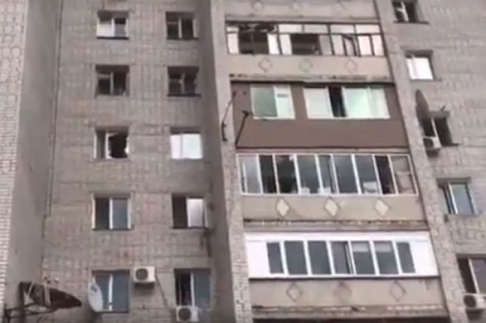 Взрывной волной в Семее выбило стекла и рамы